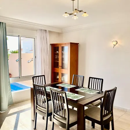 וילה Seaview - Pool, Air Con, Office Ready אדחה