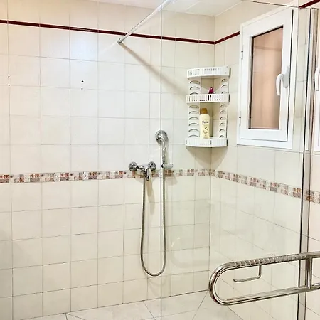 וילה Seaview - Pool, Air Con, Office Ready אדחה