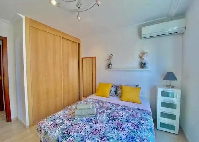 Seaview - Pool, Air Con, Office Ready *