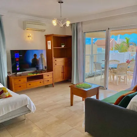 Βίλα Seaview - Pool, Air Con, Office Ready