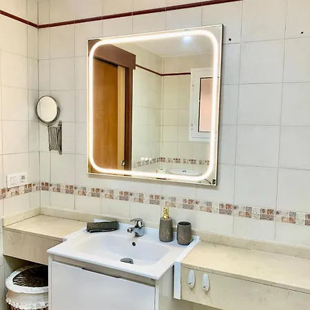 Seaview - Pool, Air Con, Office Ready