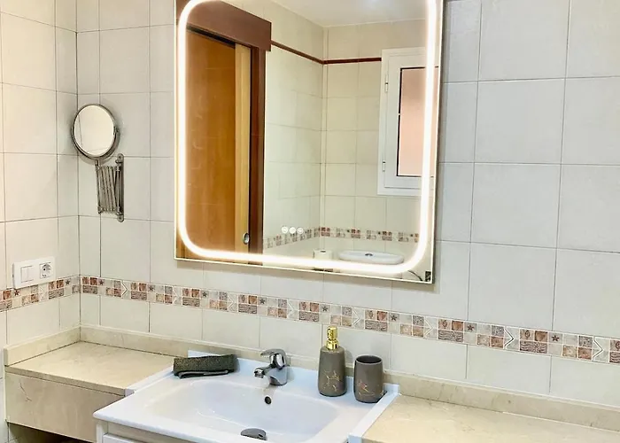 Seaview - Pool, Air Con, Office Ready