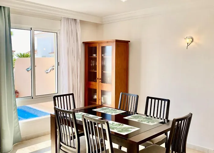 וילה Seaview - Pool, Air Con, Office Ready אדחה