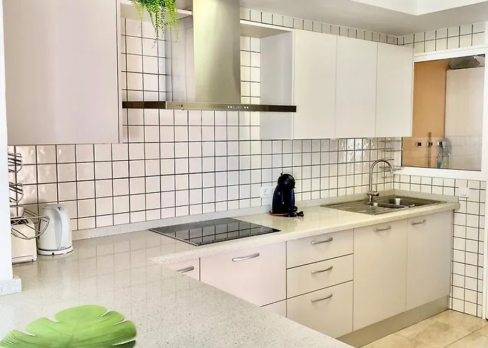 Seaview - Pool, Air Con, Office Ready וילה אדחה